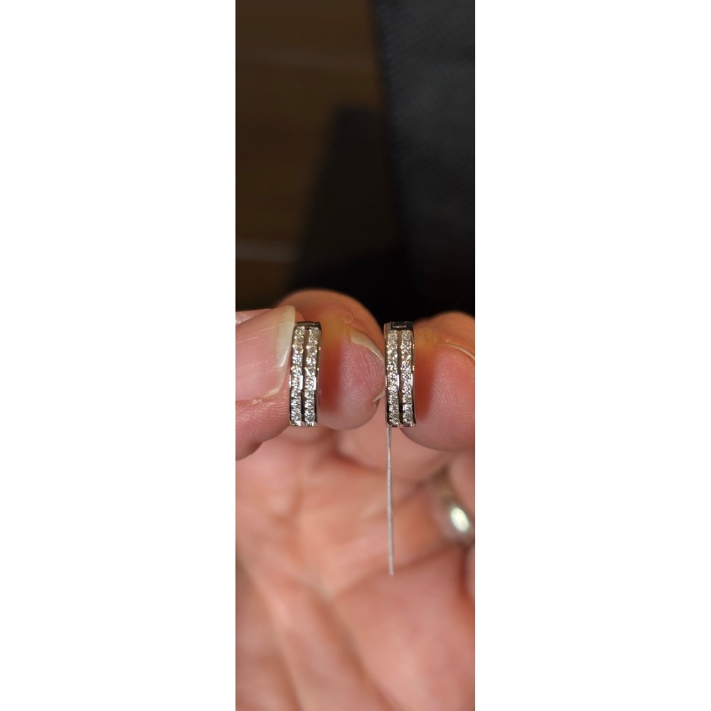 Silver Aura Sterling Silver Moissanite 0.24CTW Huggie Hoop Earrings E55333-W